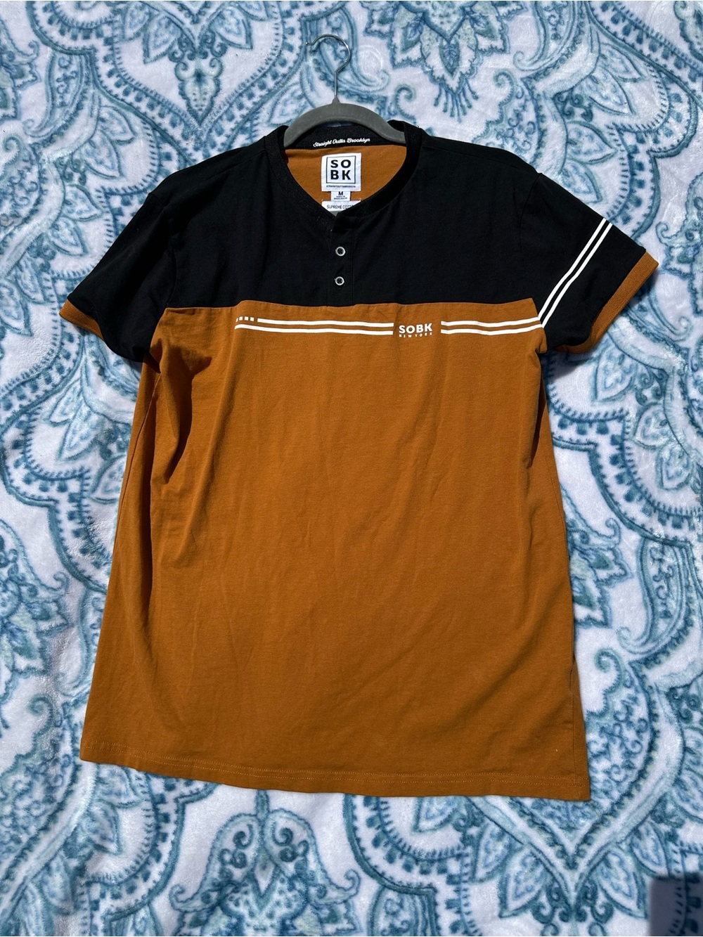 Two-Tone Short Sleeve Henley in Black and Brown
